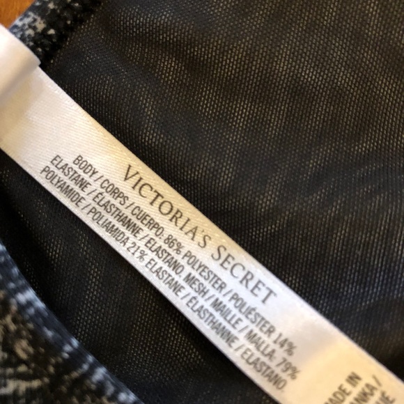 Victoria Secret Racerback Sports Bra, Size XS - Picture 4 of 7